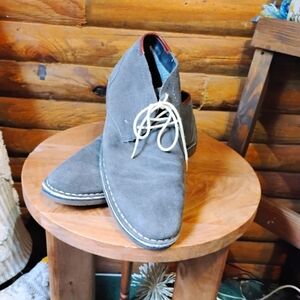 Kenneth Cole Gray Chukka Boots with Soft Suede and White Laces